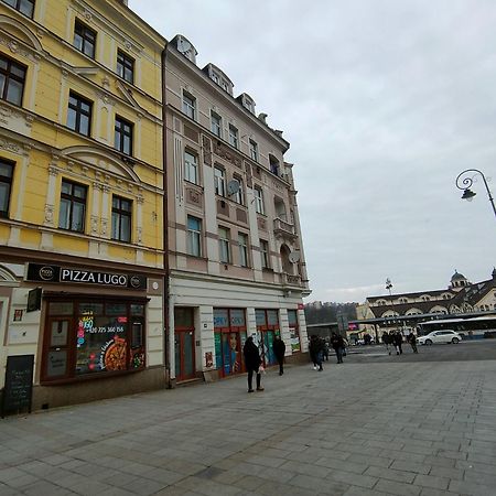 Family Apartment Kv Karlsbad Eksteriør billede